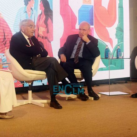 Fotos | El encuentro entre Page, Martín Villa y Alfonso Guerra en Toledo para hablar de la Transición — imagen 37