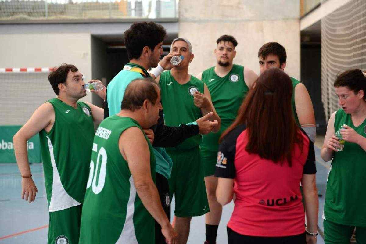 Equipo de baloncesto del CD Realidad Toledo que acudió al campeonato regional.