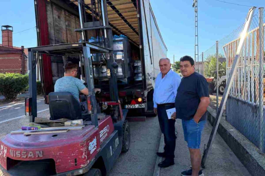 Reparten 20.000 litros de agua en siete pueblos de Toledo con problemas de abastecimiento