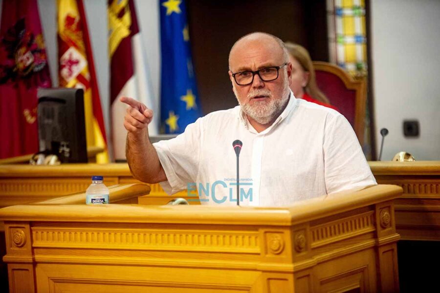 IU Toledo acusa a Velázquez de hacer un «informe de gestión» y pone el foco en vivienda, juventud e igualdad