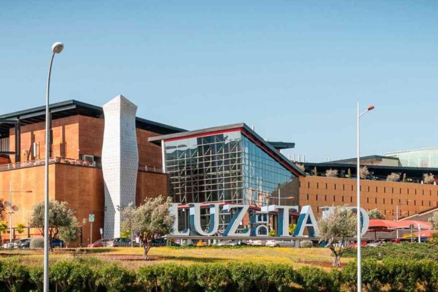 Vuelven los encuentros de intercambio de cromos de fútbol al centro comercial Luz del Tajo