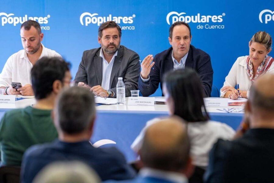El PP de CLM afirma que «Page se ausenta del Comité Federal del PSOE porque lo tiene todo pactado con Sánchez»