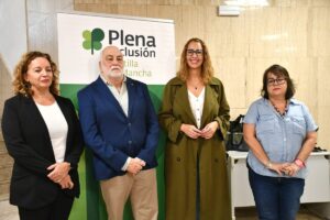 Unos 300 profesionales de Igualdad se forman para atender con más especialización a mujeres con discapacidad intelectual