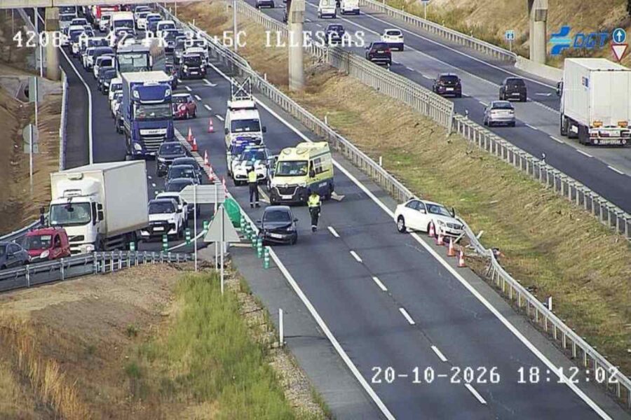 Accidente en la A-42 a su paso por Illescas (Toledo): hay dos heridos y corte de carretera
