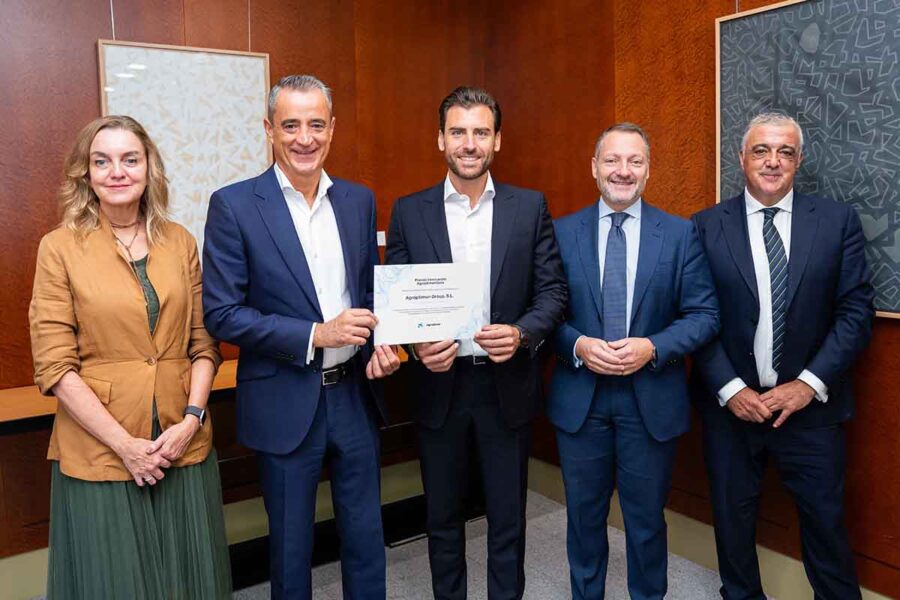 Agróptimum, los grandes innovadores y productores de pistacho en Castilla-La Mancha, premiados por Agrobank