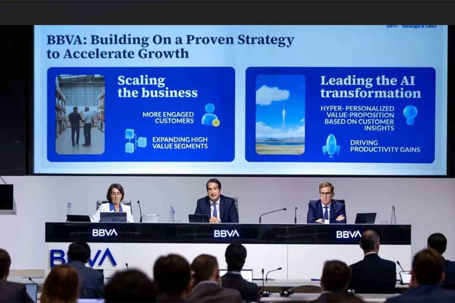 BBVA roza el millón de clientes particulares e inicia una etapa de crecimiento acelerada por la IA