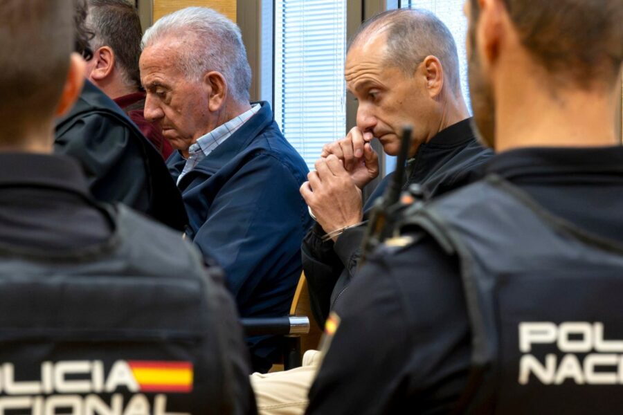 Dos cadáveres en pozos y versiones irreconciliables: comienza el juicio del doble crimen de Manzanares