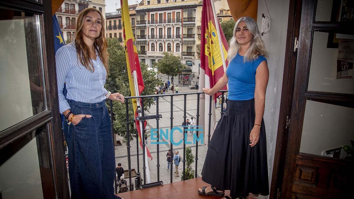 La directora del Instituto de la Mujer de Castilla-La Mancha, Teresa López y la jefa de servicio de Programas y recursos, Carolina López