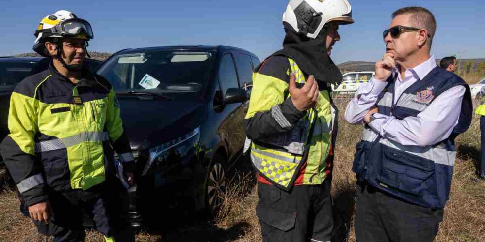 Emiliano García-Page conserva con efectivos de emergencias en Urda.