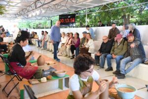 Exhibición de cerámica en Farcama.