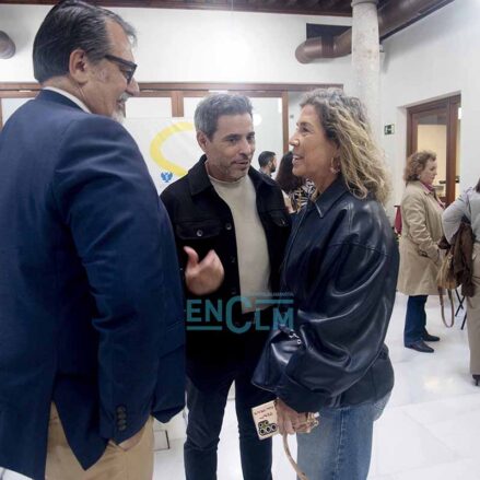 Fotos | La mesa redonda en el Colegio de Médicos de Toledo sobre el cáncer de mama analizado desde diferentes ámbitos y experiencias — imagen 24