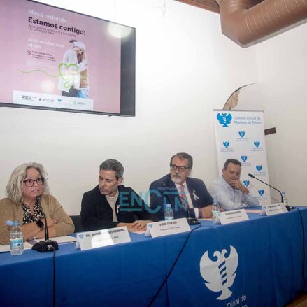 Fotos | La mesa redonda en el Colegio de Médicos de Toledo sobre el cáncer de mama analizado desde diferentes ámbitos y experiencias — imagen 16