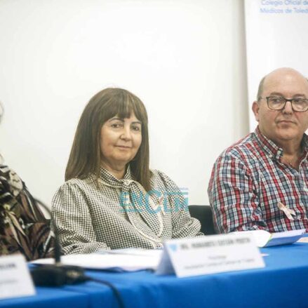 Fotos | La mesa redonda en el Colegio de Médicos de Toledo sobre el cáncer de mama analizado desde diferentes ámbitos y experiencias — imagen 9