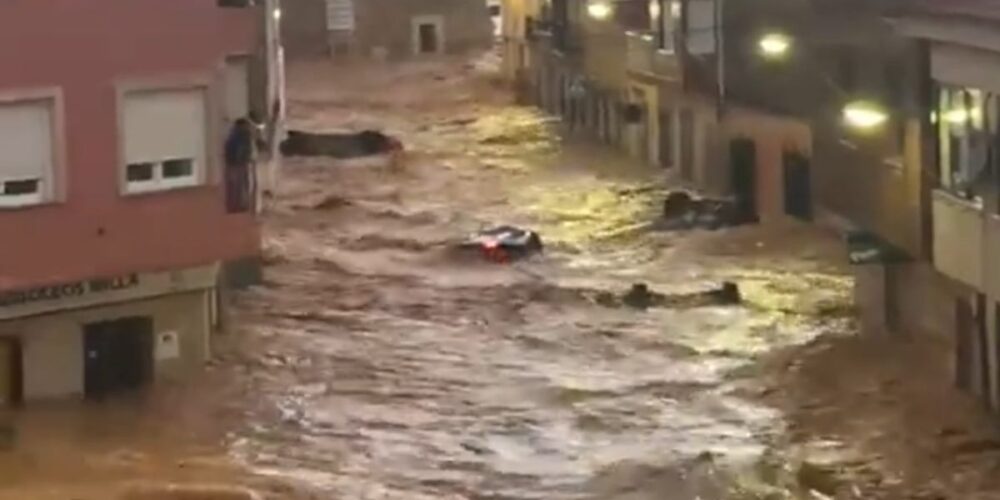 Imagen de Madrigueras durante la riada.