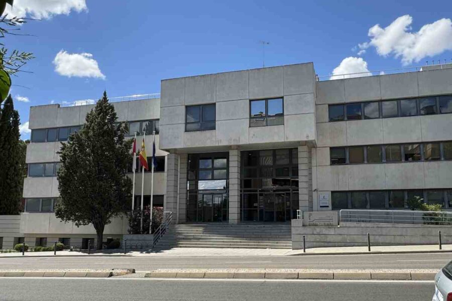 Castilla-La Mancha aprueba 881 plazas para Administración General: respaldo mayoritario en la Mesa Sectorial