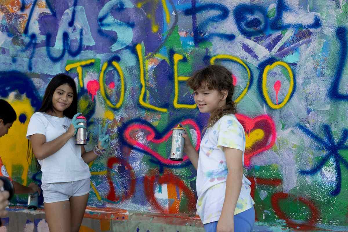 Mural solidario en Toledo.