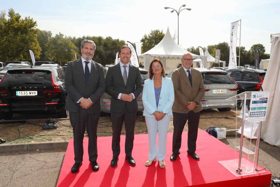 Velázquez destaca «la importancia de la colaboración público-privada como motor económico»