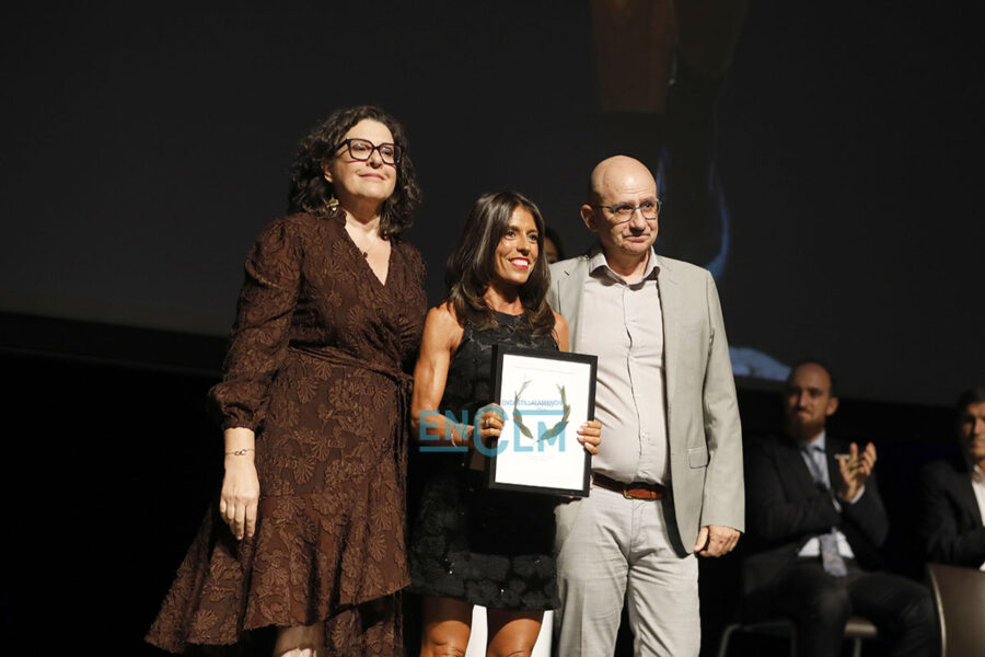 Gemma Arenas, tras recibir el premio en la gala ‘Contra Viento y Marea’: «Me encanta ponerme un dorsal, me transformo»