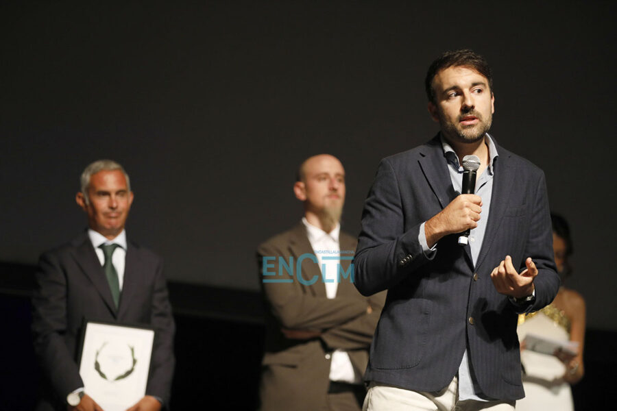 Aitor Sánchez reivindica en los Excelentes «ninguna persona sin un plato, ninguna persona sin una casa»