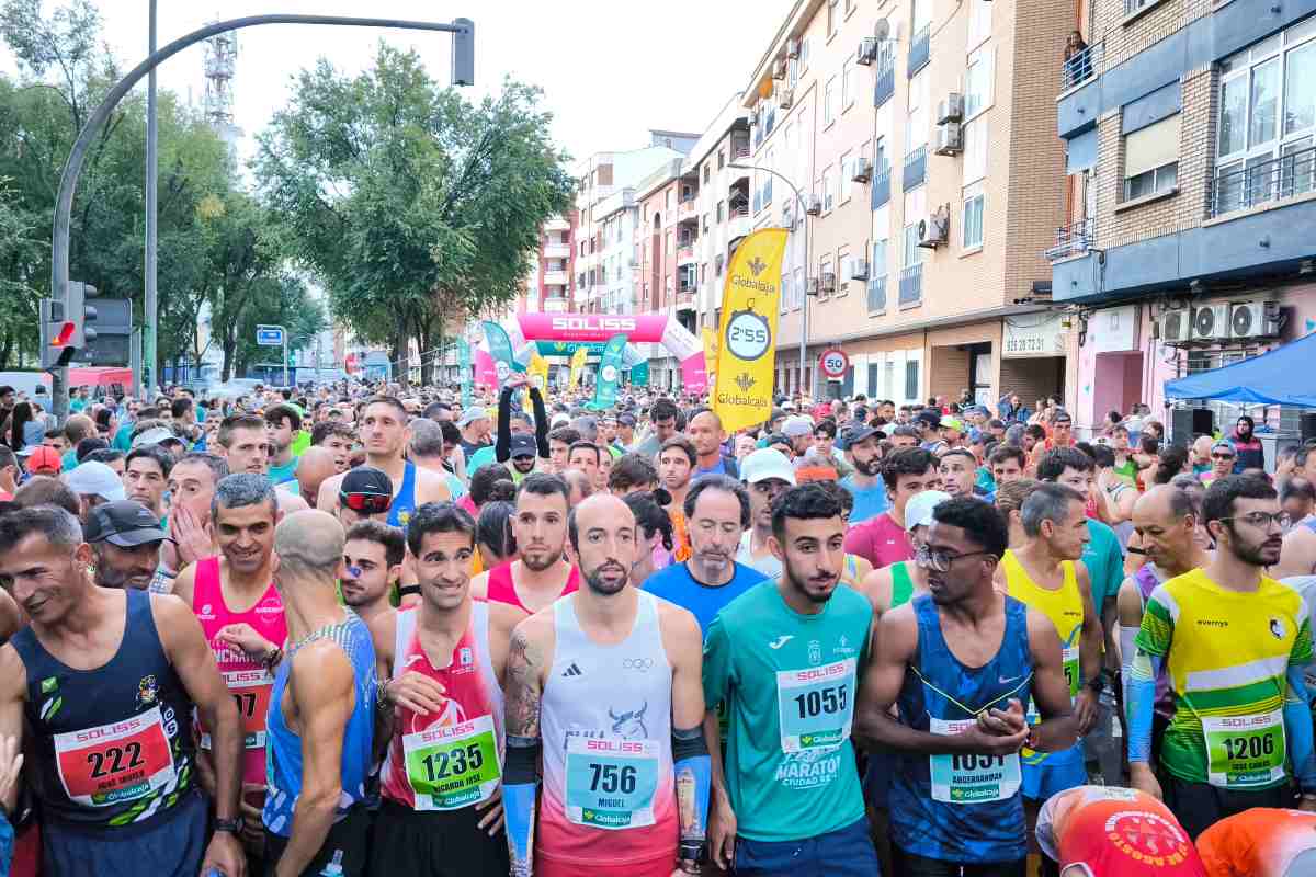 Masiva salida de la Quijote Maratón.