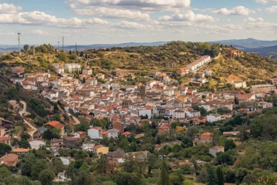 La escapada otoñal perfecta en Toledo para caminar entre cientos de hectáreas de castaños