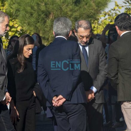 Fotos | Los reyes Felipe y Letizia visitan, compungidos, en el Hospital Universitario de Toledo a los heridos del accidente de trenes en Urda — imagen 10