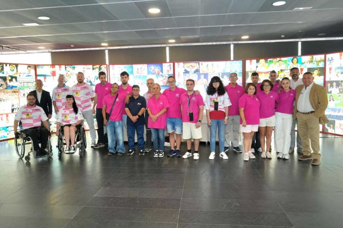 El Quijote Rugby Club, en la Cumbre Mundial de los Valores Universales, antes de recibir el Premio al Valor del Deporte Inclusivo y la Transformación Social.