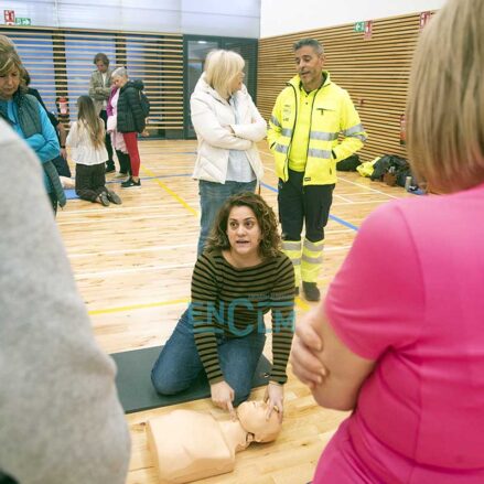 Fotos | Los ciudadanos aprenden a atender en situaciones límite en el taller de RCP Básico del Colegio Oficial de Médicos de Toledo — imagen 5