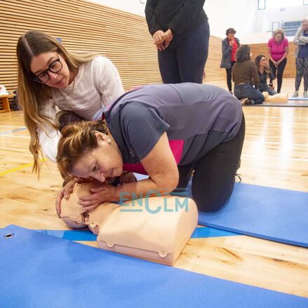 Fotos | Los ciudadanos aprenden a atender en situaciones límite en el taller de RCP Básico del Colegio Oficial de Médicos de Toledo — imagen 21