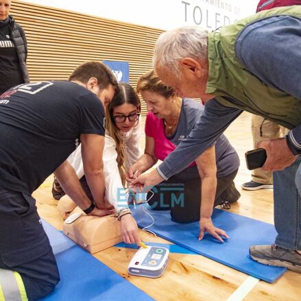 Fotos | Los ciudadanos aprenden a atender en situaciones límite en el taller de RCP Básico del Colegio Oficial de Médicos de Toledo — imagen 16