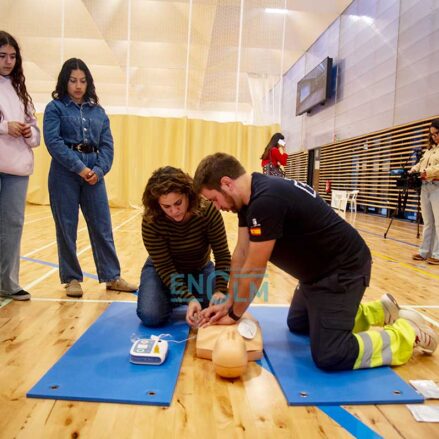 Fotos | Los ciudadanos aprenden a atender en situaciones límite en el taller de RCP Básico del Colegio Oficial de Médicos de Toledo — imagen 26