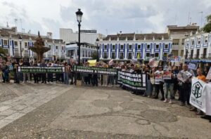 Concentración en la plaza Mayor de Valdepeñas.